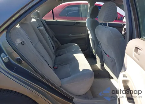 2004 Toyota Camry Le z USA, uszkodzony, nr VIN 4T1BE32K64U903368